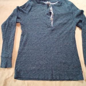 Long sleeve knit top